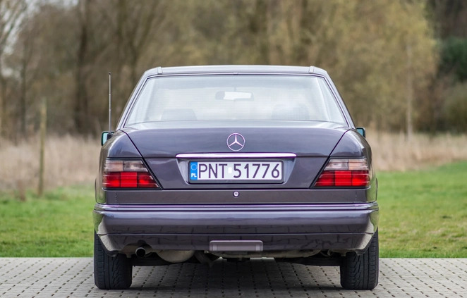 Mercedes-Benz Klasa E cena 18500 przebieg: 157000, rok produkcji 1993 z Zbąszyń małe 232